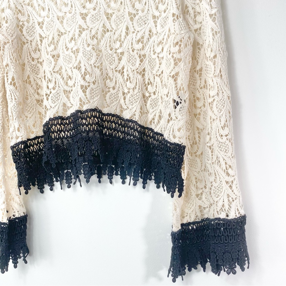 DRESS THE POPULATION BELL SLEEVE TOP - Picture 6 of 11